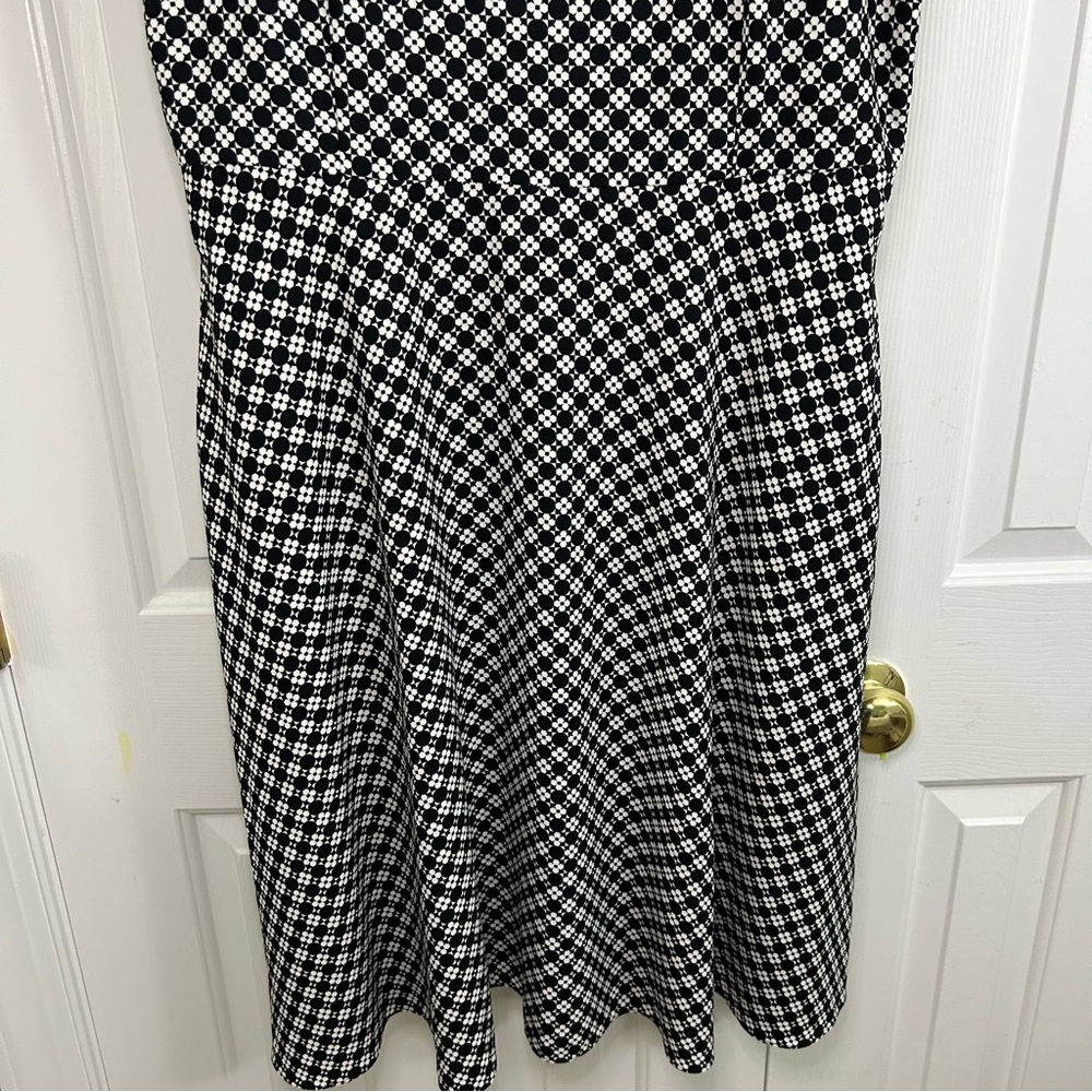 NWOT Talbots Black & White Checkered Flutter Sleeve Fit & Flare Dress Size 14 - Picture 3 of 16
